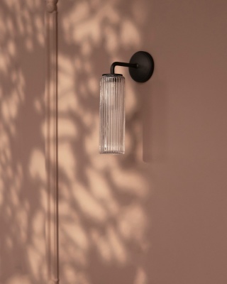 Claremont kleine Wandleuchte Geriffeltes Glas Bronze IP44 2