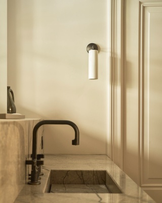 Claremont kleine Wandleuchte Feines Porzellan Bronze IP44 3