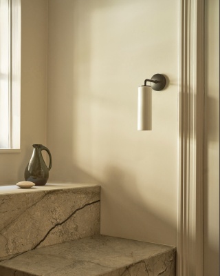 Claremont kleine Wandleuchte Feines Porzellan Bronze IP44 4
