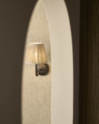 Malvern kleine Wandleuchte plissiert Natur-Beige Bronze 3