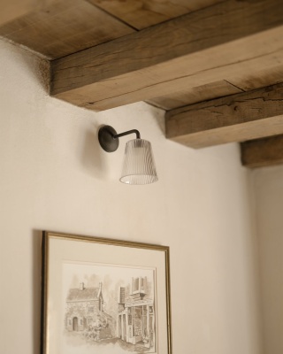 Richmond kleine Wandleuchte Geriffeltes Glas Bronze IP44 2