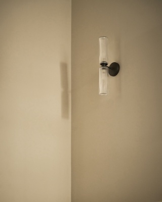 Claremont Medium-Wandleuchte Geriffeltes Glas Bronze IP44 3