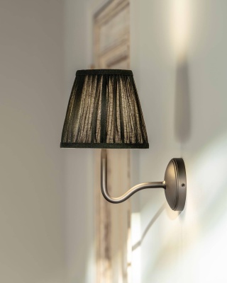 Malvern Medium-Wandleuchte plissiert Tiefgrün Bronze 5