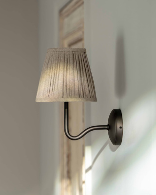 Malvern Medium-Wandleuchte plissiert Natur-Beige Bronze 5