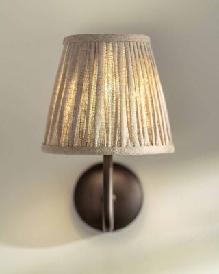 Malvern Medium-Wandleuchte plissiert Natur-Beige Bronze 7