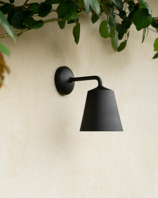 Richmond Medium-Wandleuchte Bronze Massivmessing IP44 6