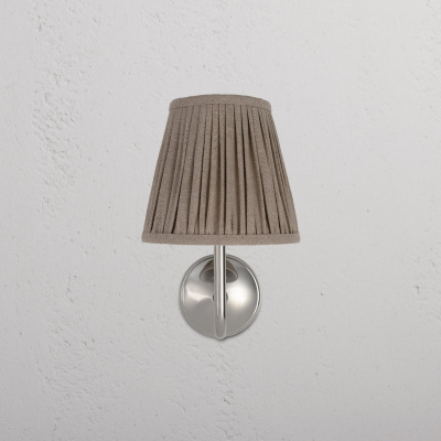 Malvern Medium-Wandleuchte Poliertes Nickel plissiert Beige 